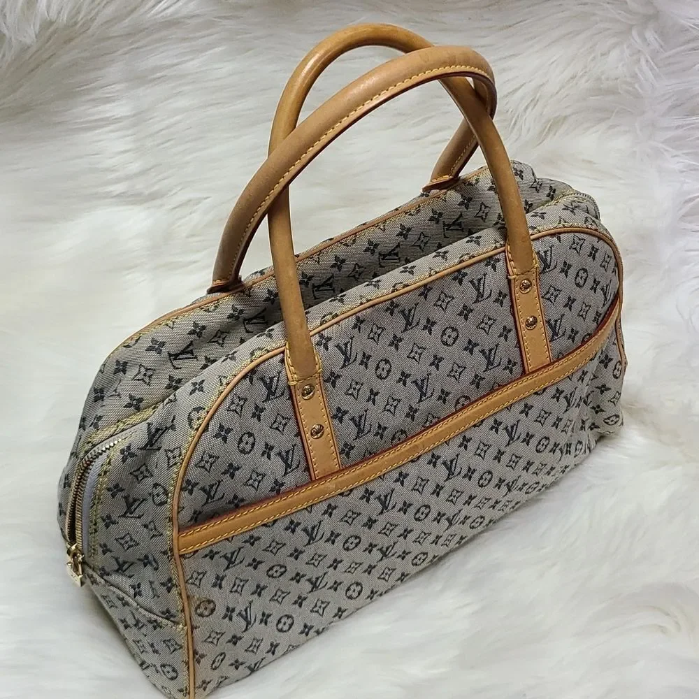 💯 Authentic Louis Vuitton Mini Lin Handbag🍀